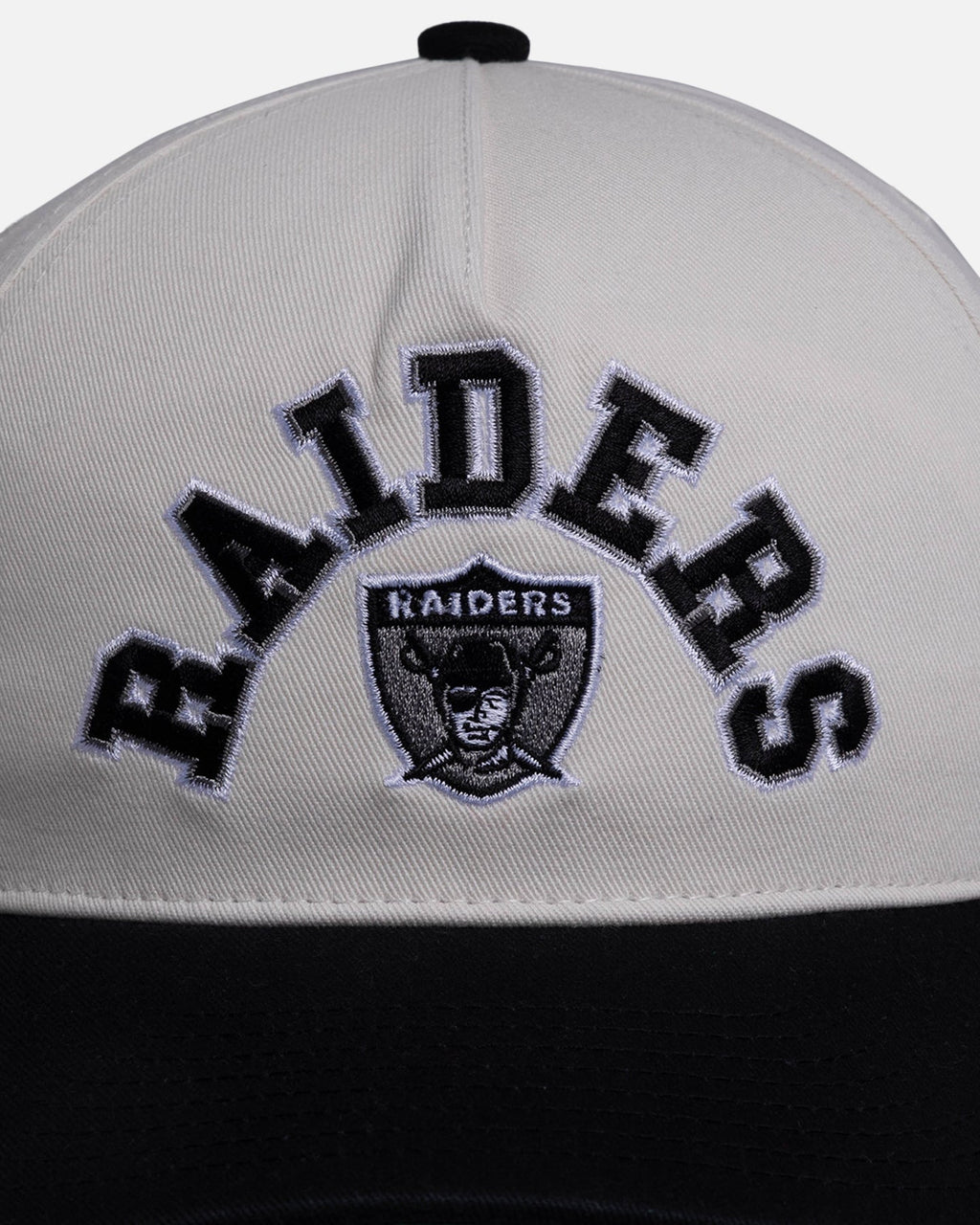 MITCHELL & NESS Authentic Mitchell & Ness Las Vegas Raiders 'Super Bowl Champions Origin' Deadstock Snapback White
