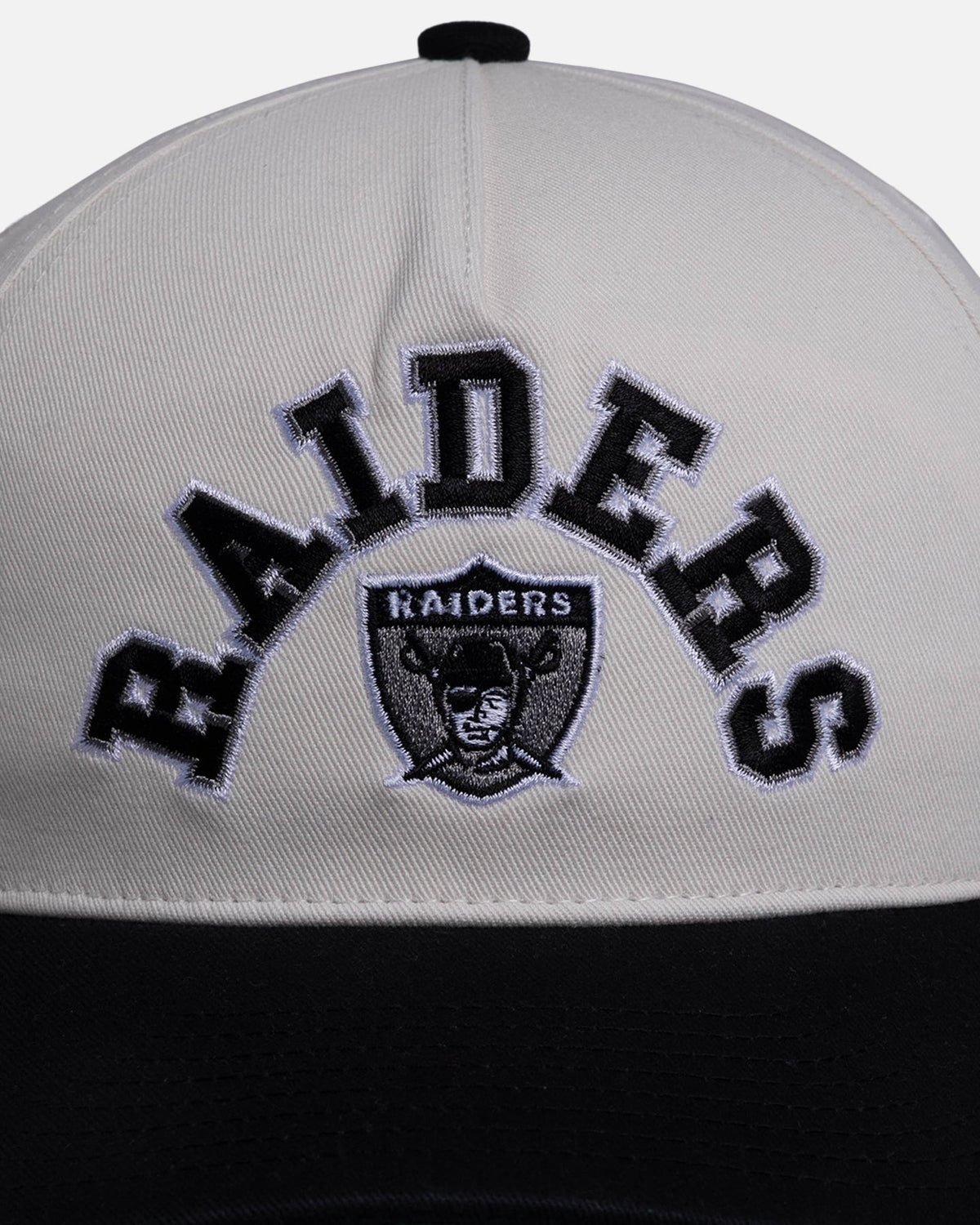 MITCHELL & NESS Authentic Mitchell & Ness Las Vegas Raiders 'Super Bowl Champions Origin' Deadstock Snapback White