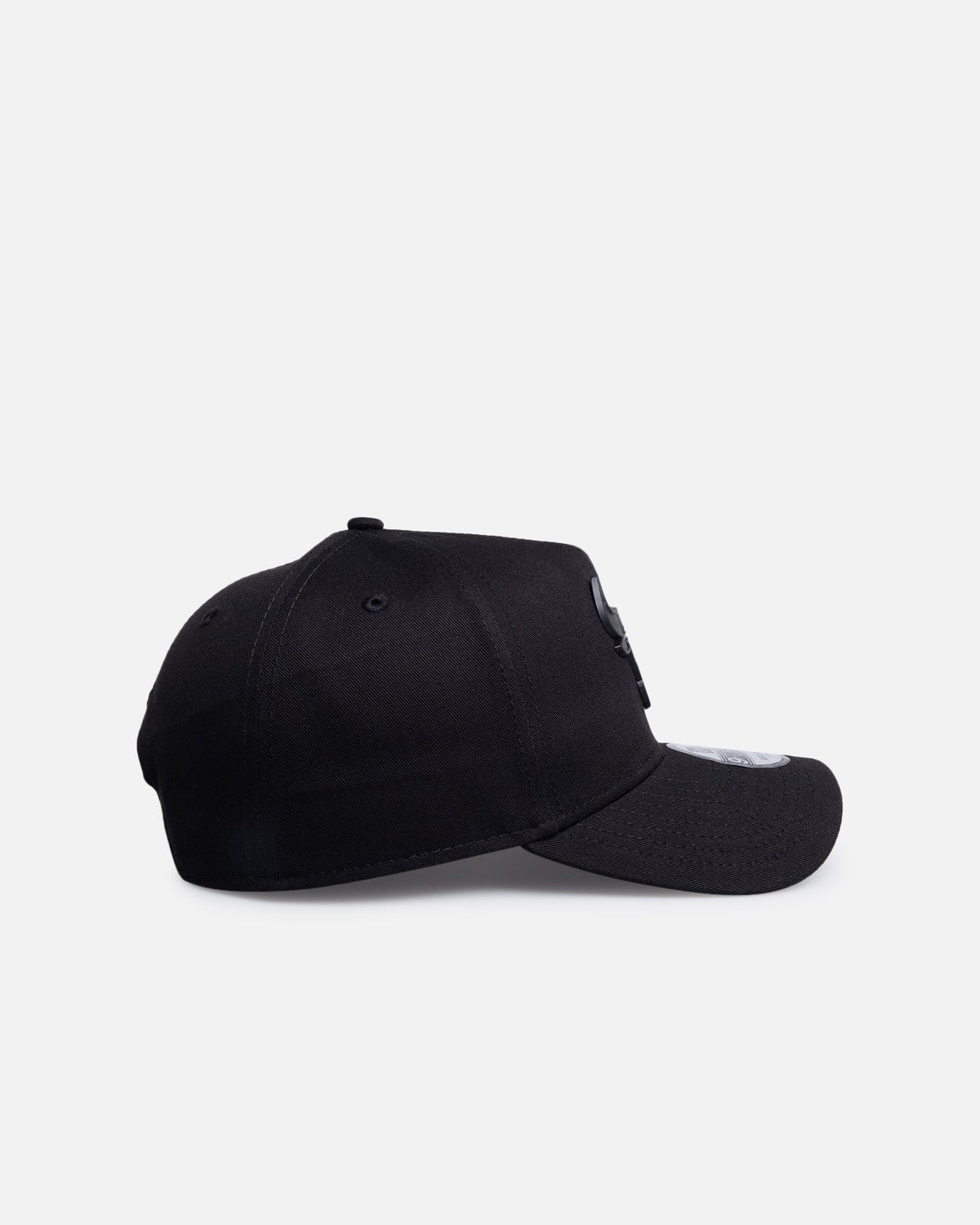 New Era New Era Chicago Bulls 'Black Metal Badge' 9FORTY A-Frame Snapback Black