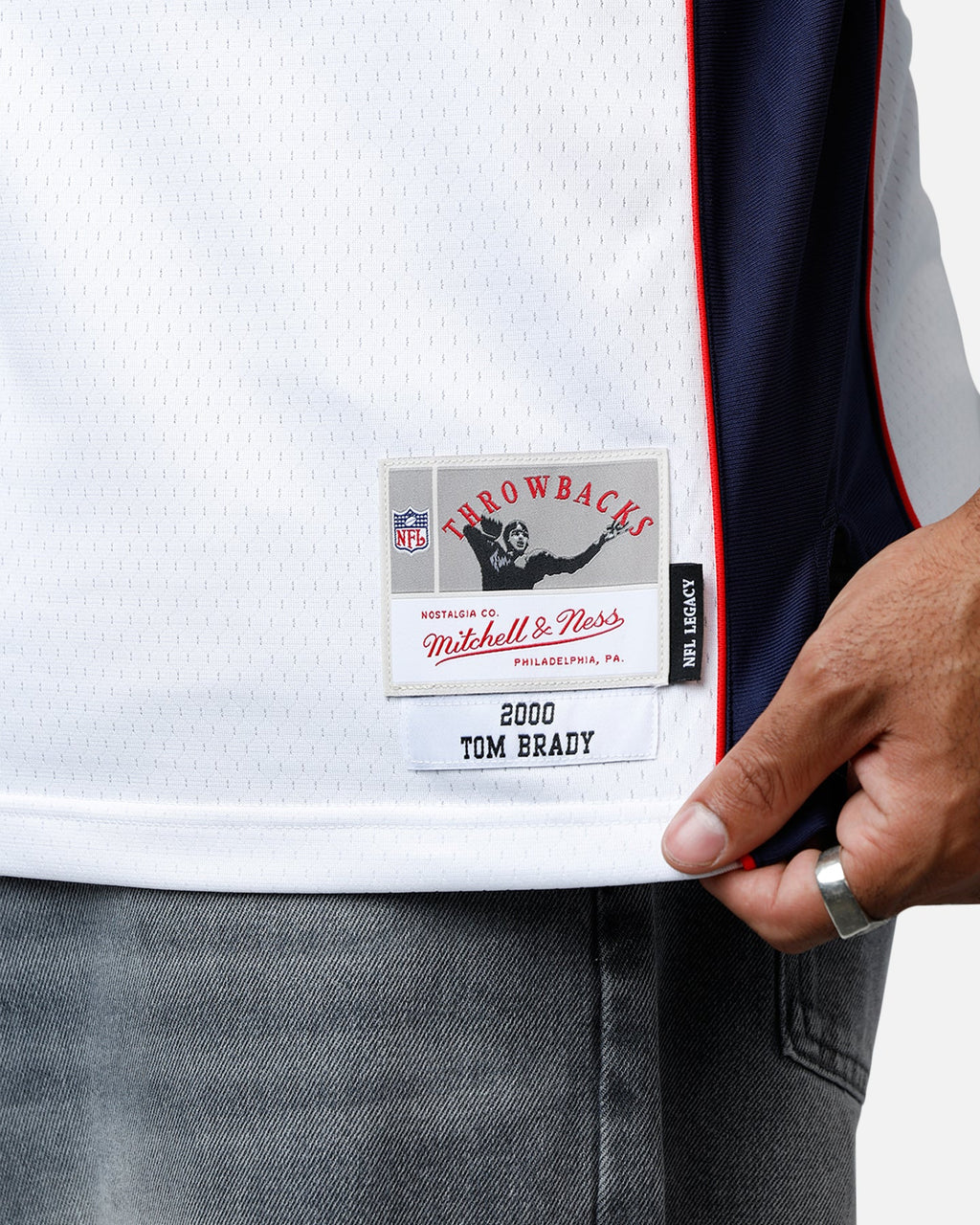 MITCHELL & NESS Mitchell & Ness New England Patriots Tom Brady #12 2000 Road Jersey White
