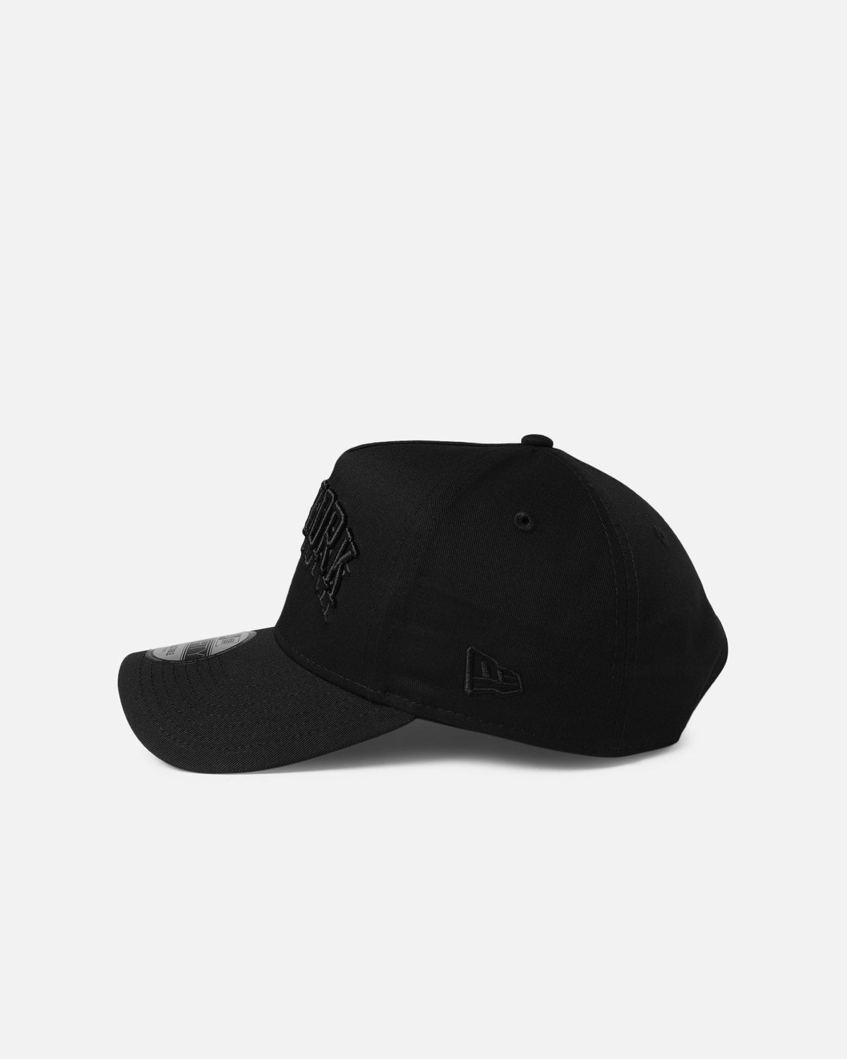 New Era New Era New York Knicks 'NBA Black On Black' 9FORTY A-Frame Snapback Black