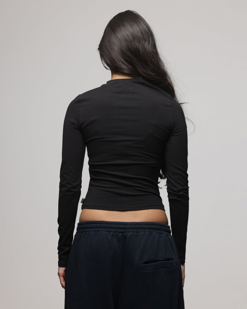 AMERICAN THRIFT Premium American Thrift Women's Fitted Long Sleeve T-Shirt Black