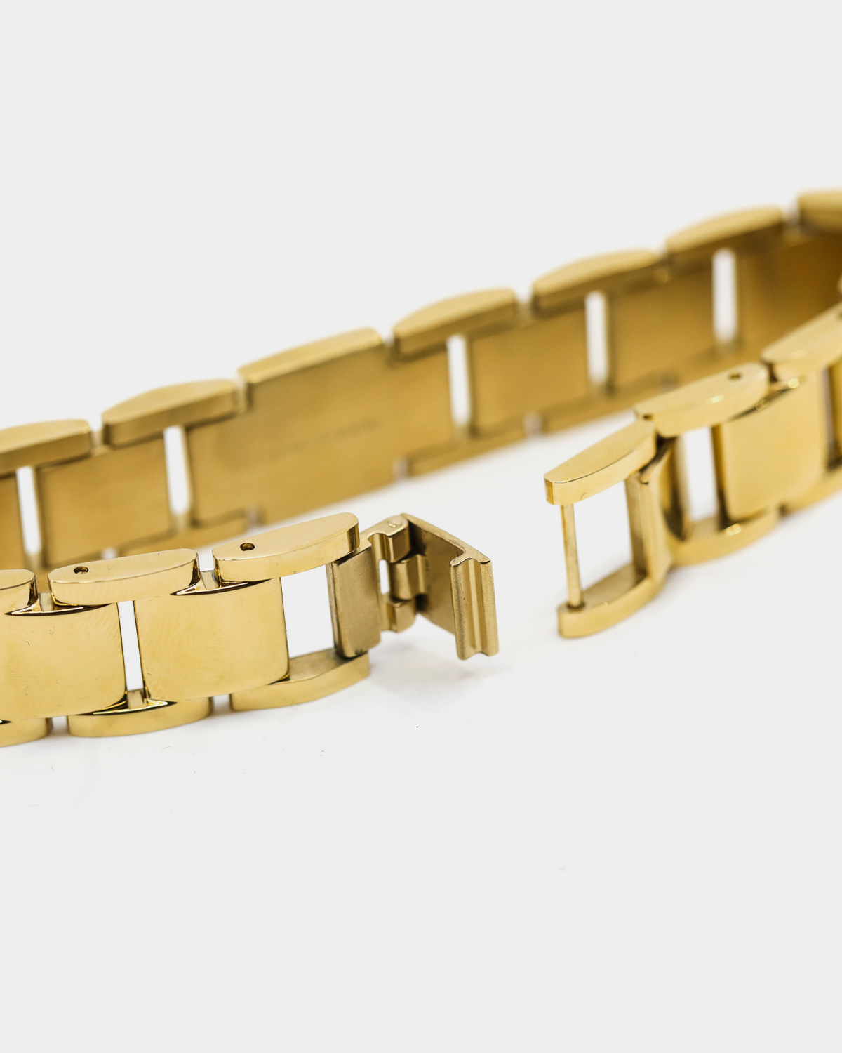GUESS MAINLINE Guess Mainline 15mm Frontier Crystal Bracelet Gold