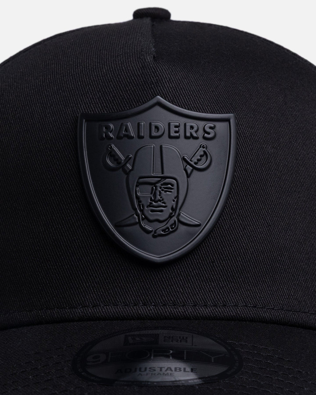 New Era Authentic New Era Las Vegas Raiders 'Black Metal Badge' 9FORTY A-Frame Snapback Black