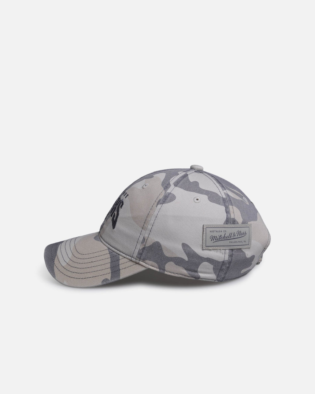 MITCHELL & NESS Mitchell & Ness New York Knicks 'Snow Camo' Dad Fit Strapback Snow Camo