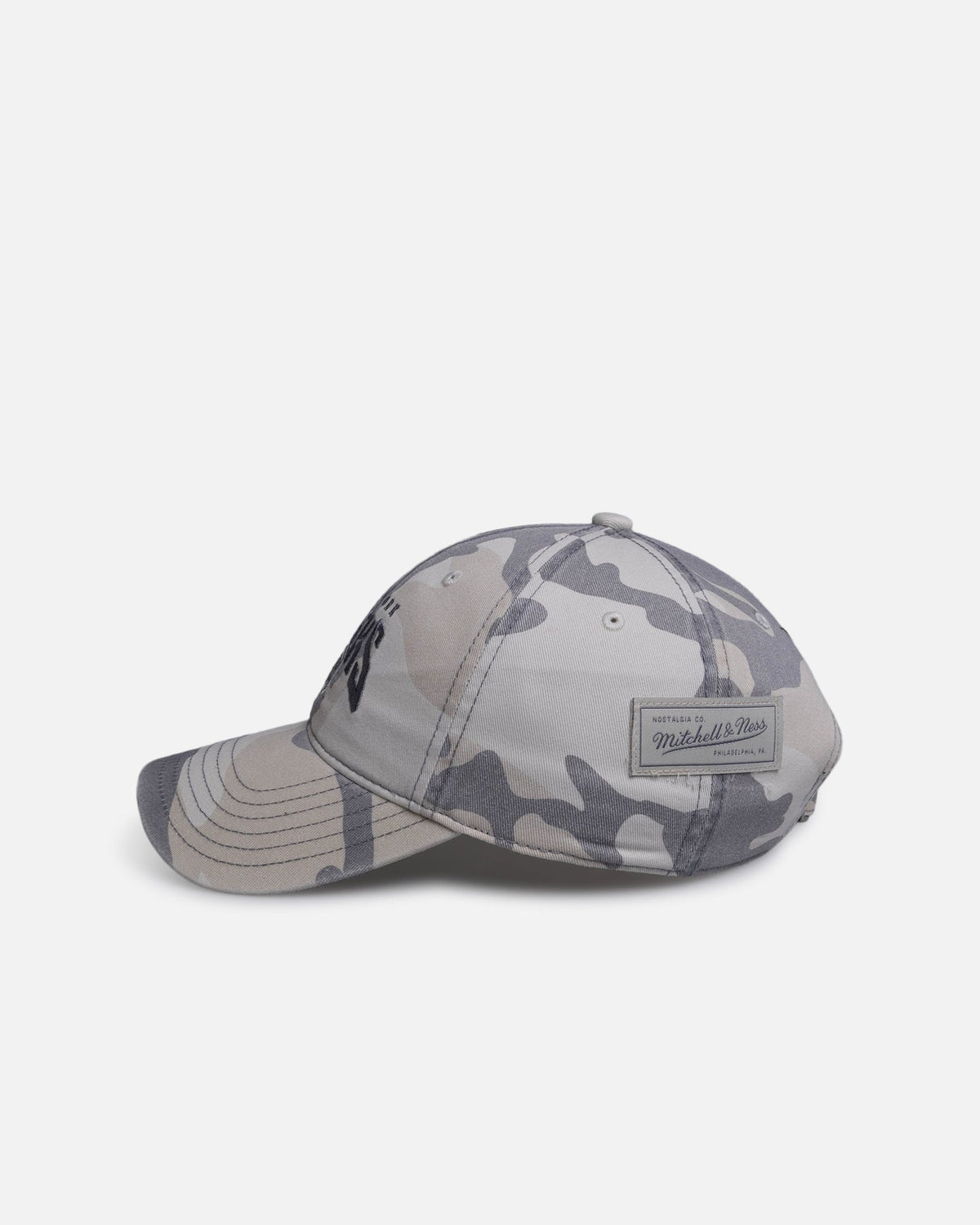 MITCHELL & NESS Mitchell & Ness New York Knicks 'Snow Camo' Dad Fit Strapback Snow Camo
