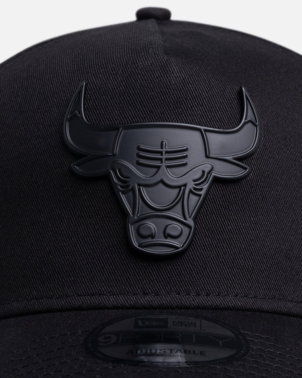 New Era New Era Chicago Bulls 'Black Metal Badge' 9FORTY A-Frame Snapback Black