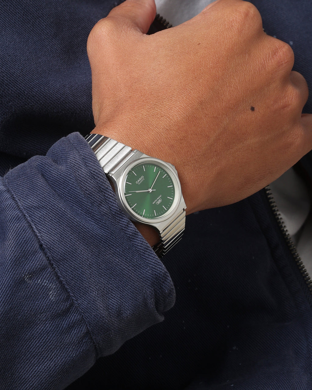 CASIO Casio MQ24DA-3A Watch Silver/Green