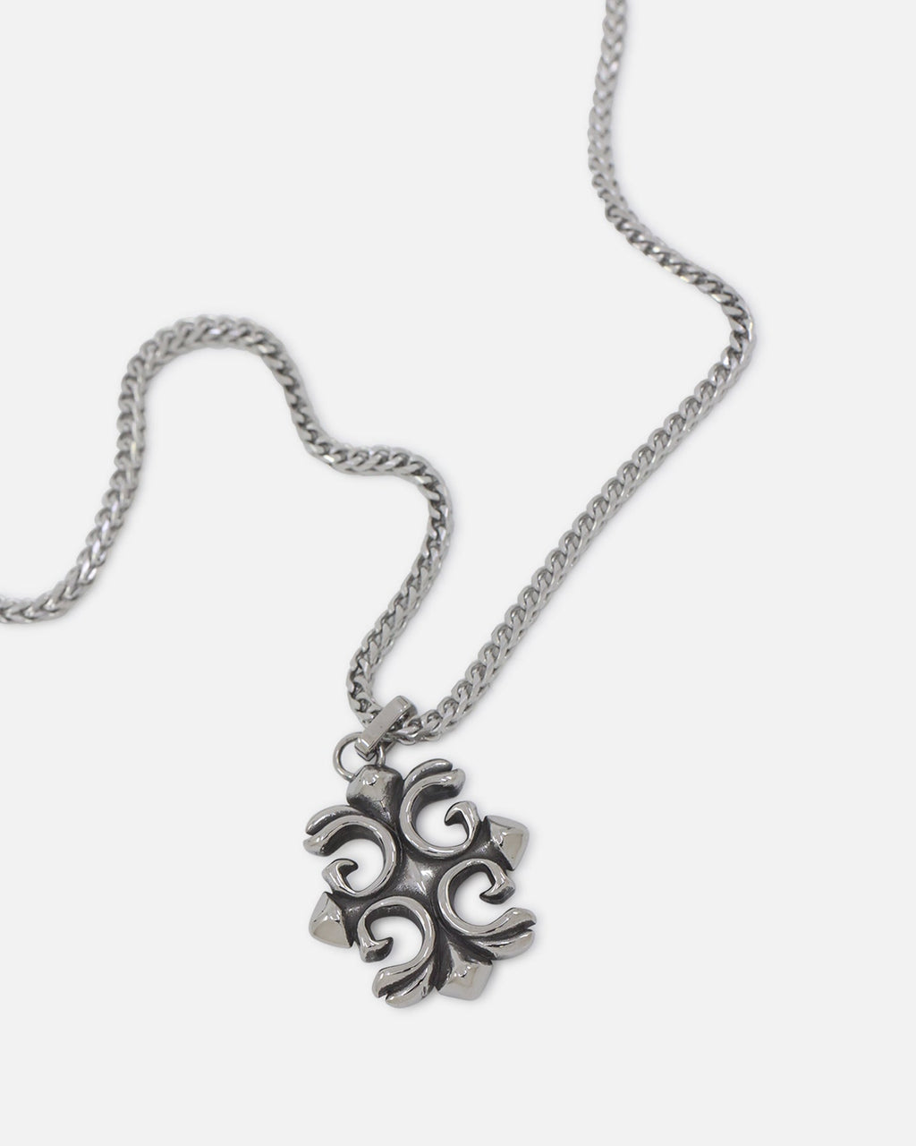 GUESS MAINLINE Guess Mainline 26" 4G Rebel Charm Necklace Silver