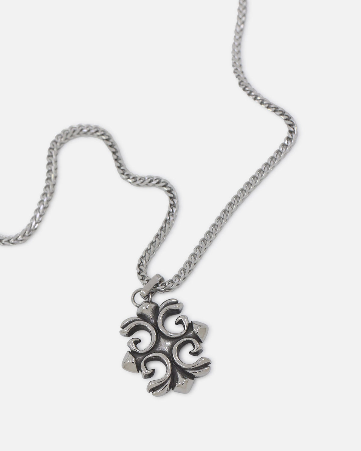 GUESS MAINLINE Guess Mainline 26" 4G Rebel Charm Necklace Silver