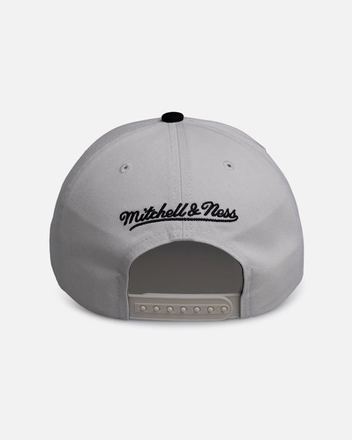 MITCHELL & NESS Authentic Mitchell & Ness Las Vegas Raiders 'Super Bowl Champions Origin' Deadstock Snapback White