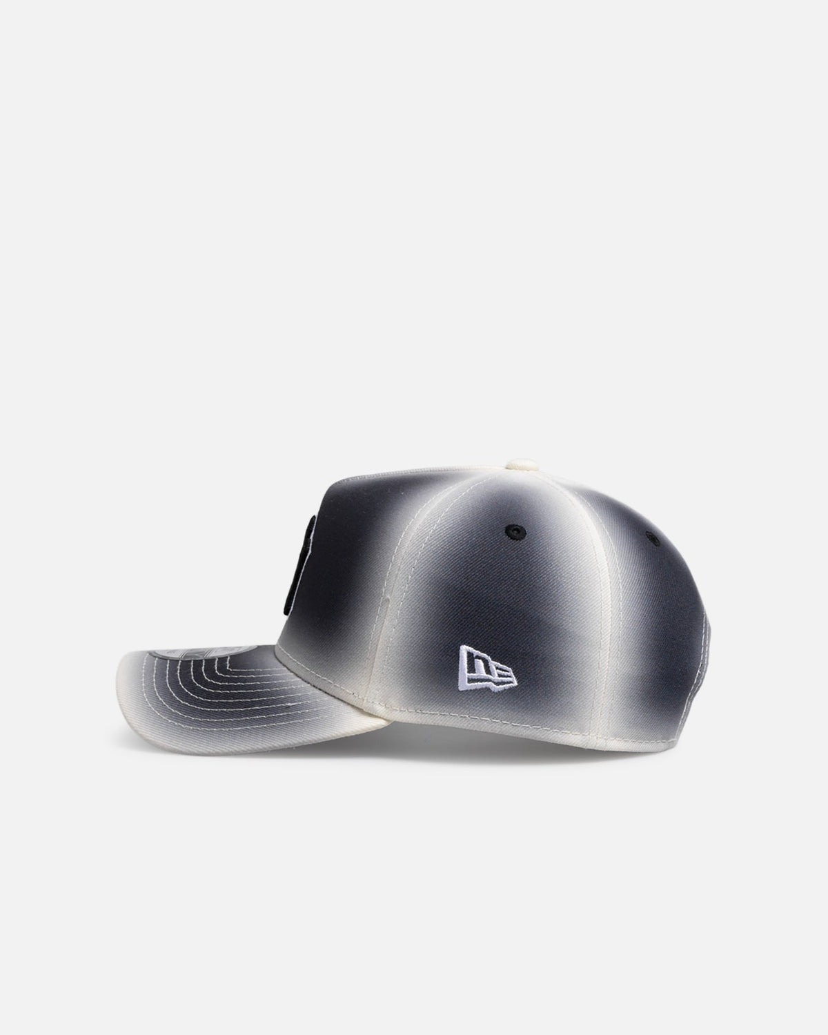 New Era Original New Era New York Yankees 'Gradient Edge Reverse' 9FORTY A-Frame Snapback Black/White