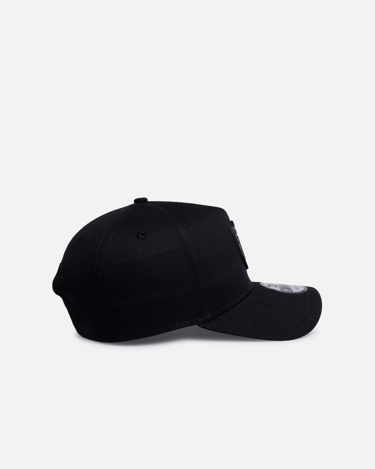 New Era Authentic New Era Las Vegas Raiders 'Black Metal Badge' 9FORTY A-Frame Snapback Black