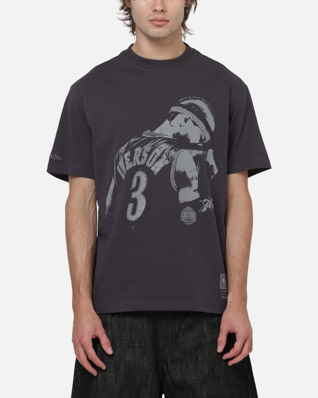 MITCHELL & NESS Mitchell & Ness Philadelphia 76ers Allen Iverson Studded Tips T-Shirt Washed Black