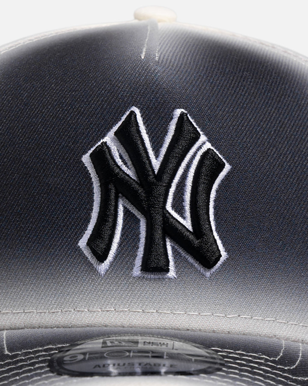 New Era Original New Era New York Yankees 'Gradient Edge Reverse' 9FORTY A-Frame Snapback Black/White