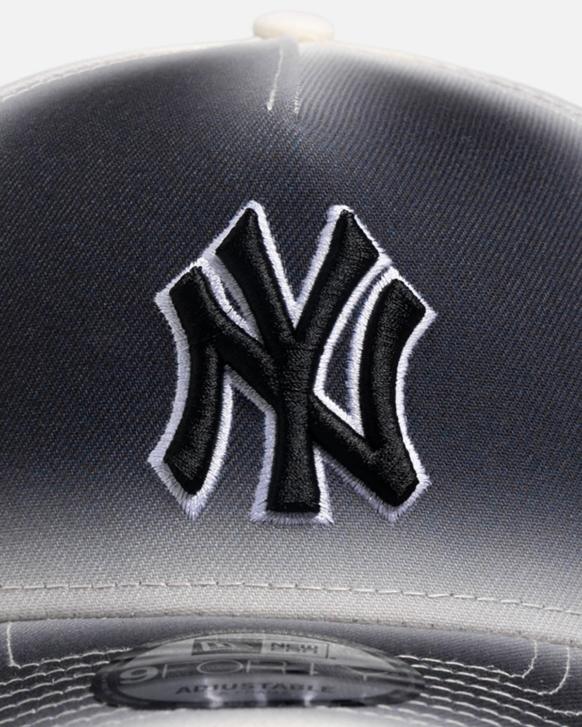 New Era Original New Era New York Yankees 'Gradient Edge Reverse' 9FORTY A-Frame Snapback Black/White