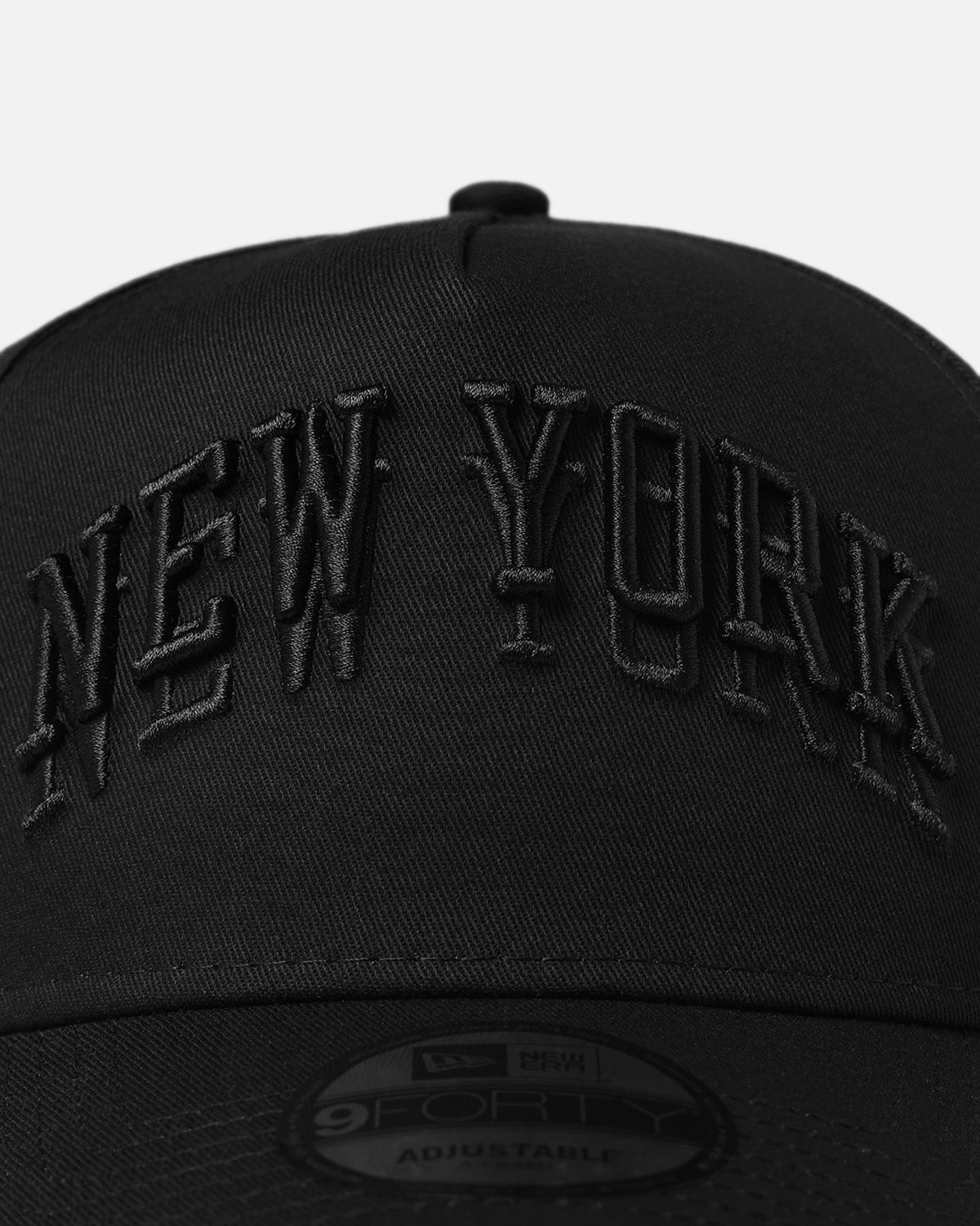 New Era New Era New York Knicks 'NBA Black On Black' 9FORTY A-Frame Snapback Black