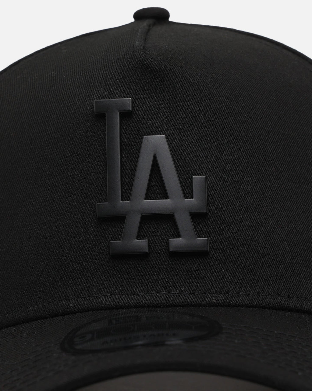 New Era Classic New Era Los Angeles Dodgers 'Metal Badge' 9FORTY A-Frame Snapback Black/Black
