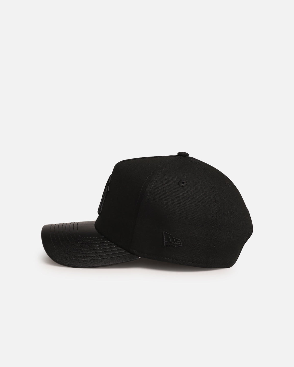 New Era Authentic New Era New York Yankees 'Canvas Leather' 9FORTY A-Frame Snapback Black