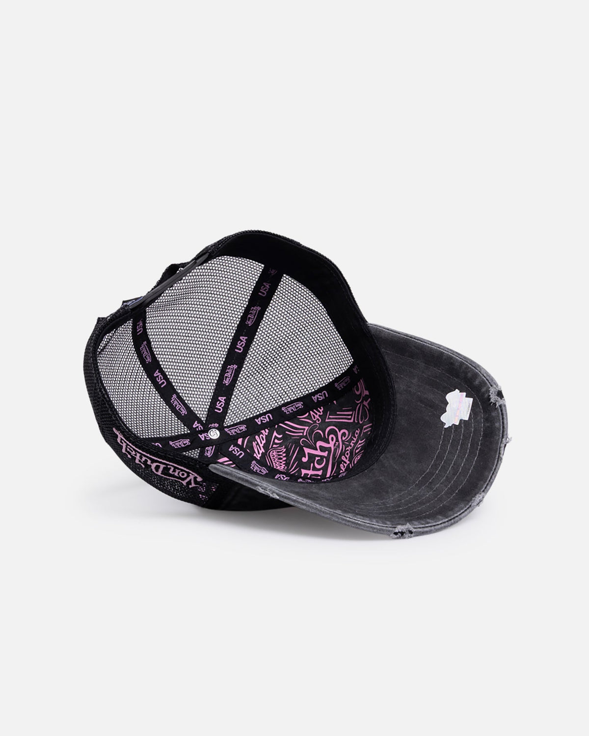 VON DUTCH Von Dutch Distressed Trucker Snapback Black/Pink